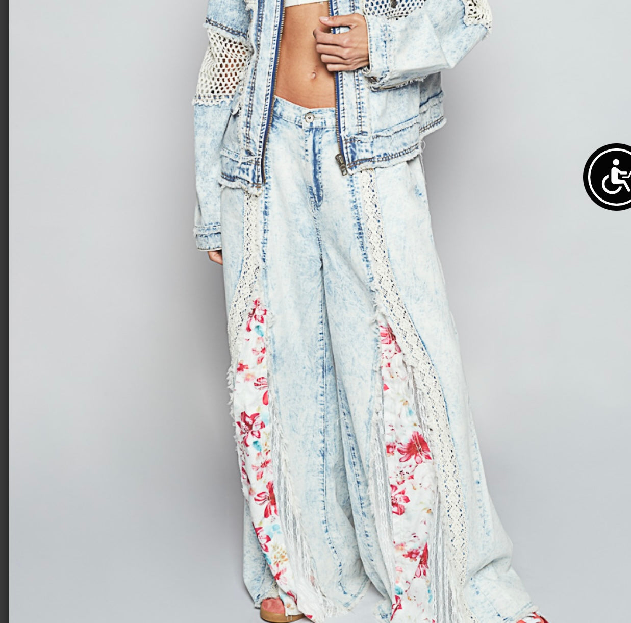 Light Wash With Floral Insert POL Jean