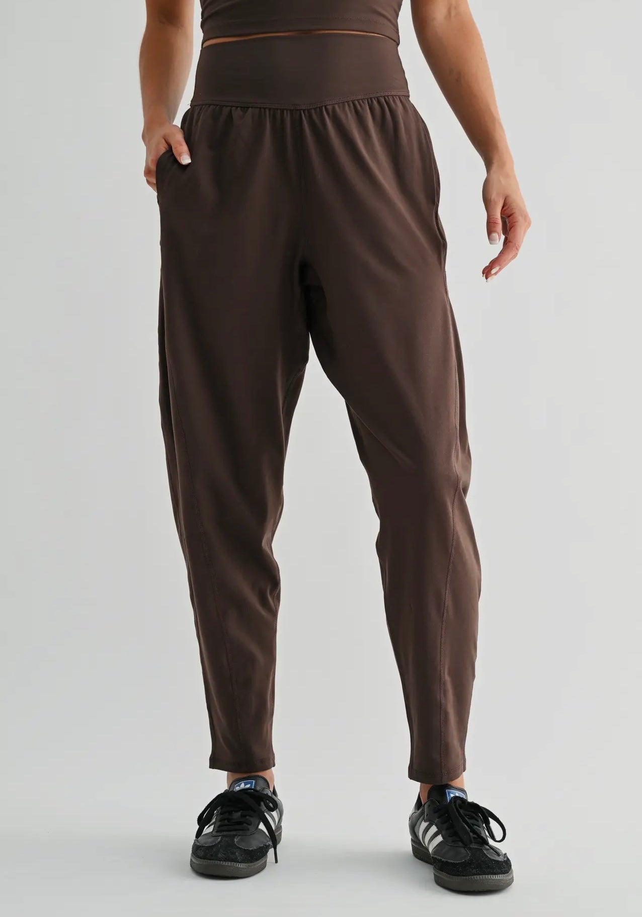 Venice Flowbarrel Active Pants Espresso Mono B