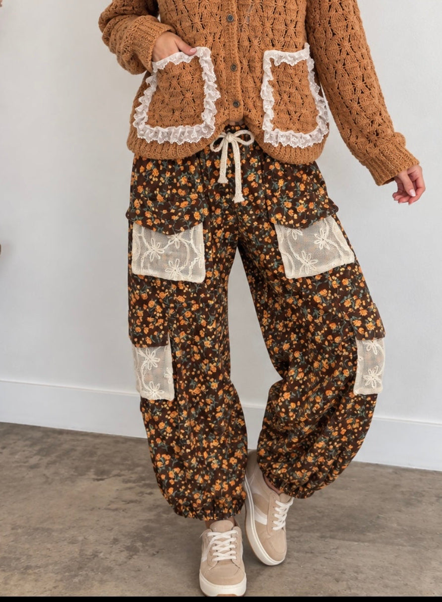Pumpkin Floral Cargo Joggers Oddi