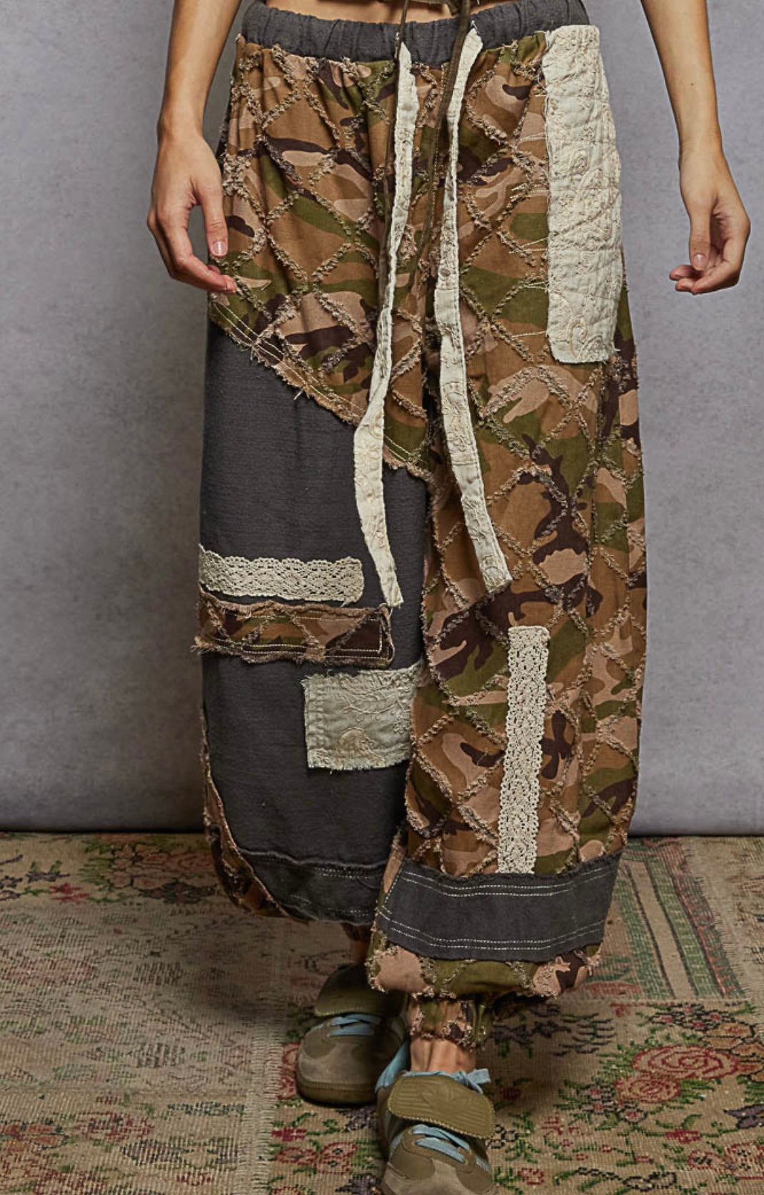 Lace/Camo Joggers Pol