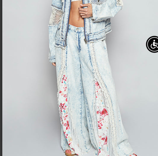 Light Wash With Floral Insert POL Jean
