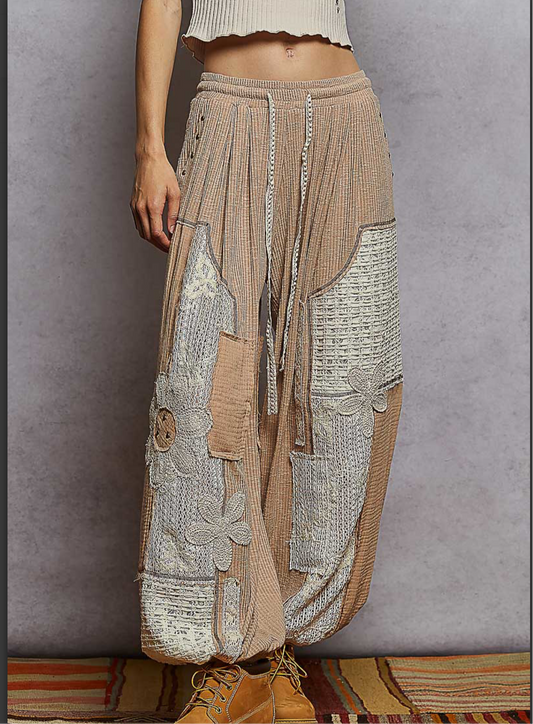Nicolas Tan Ribbed With Patch Joggers