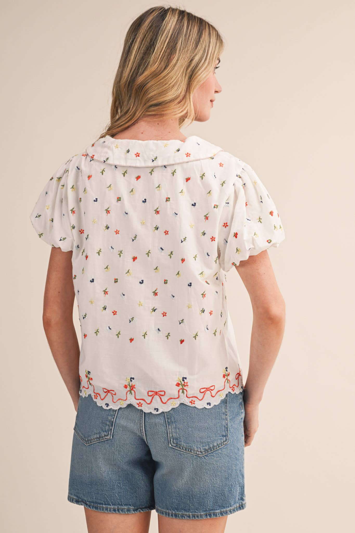 EMBROIDERED FLORAL BUBBLE SLEEVE BUTTON DOWN TOP