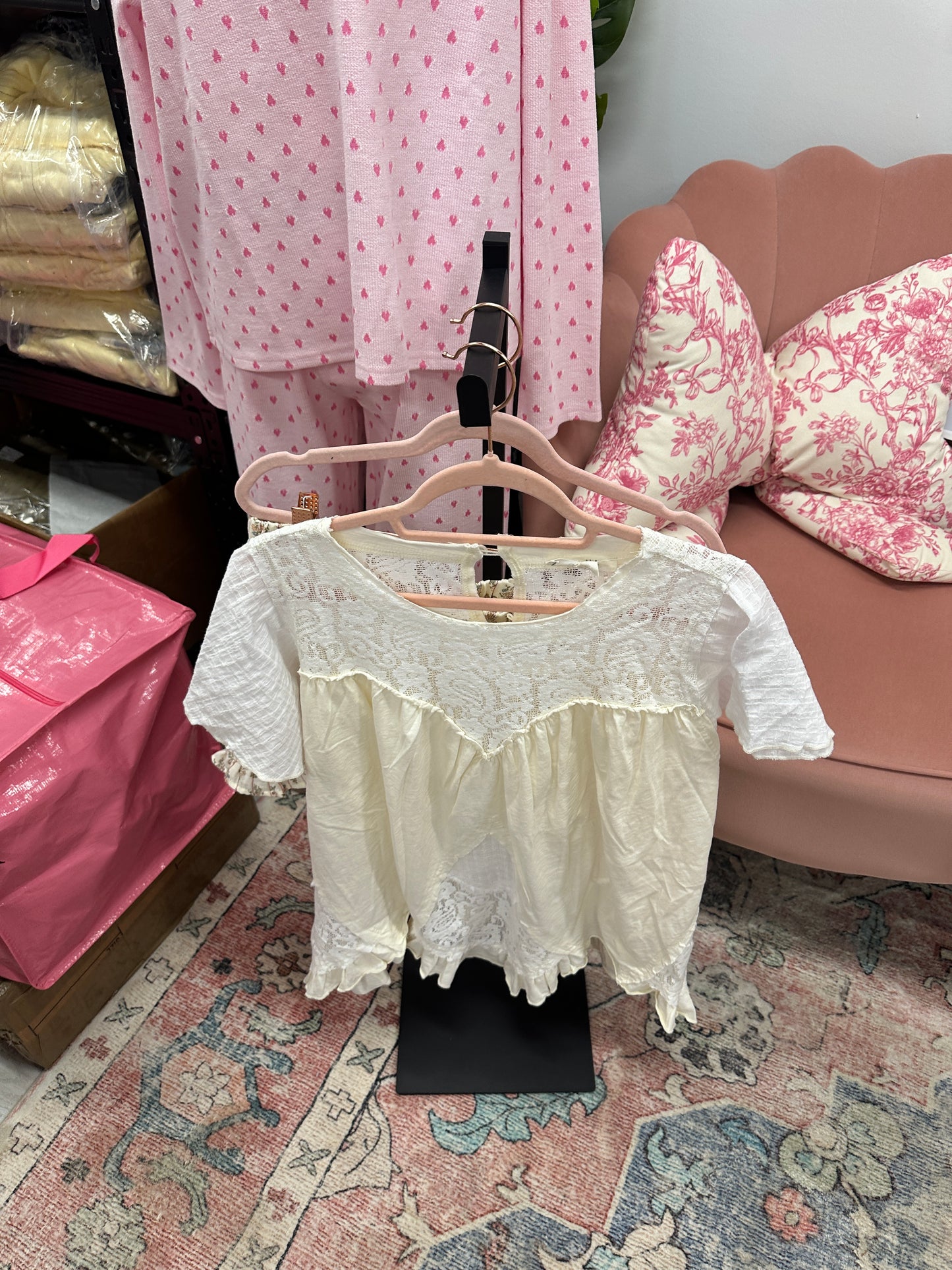 Pretty in Lace Cream Top Oli