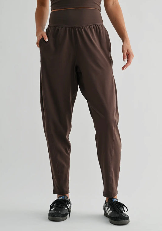 Venice Flowbarrel Active Pants Espresso Mono B