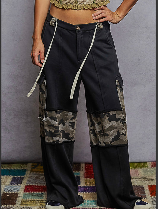 Black Straight Fit with Camo Insert pants Pol