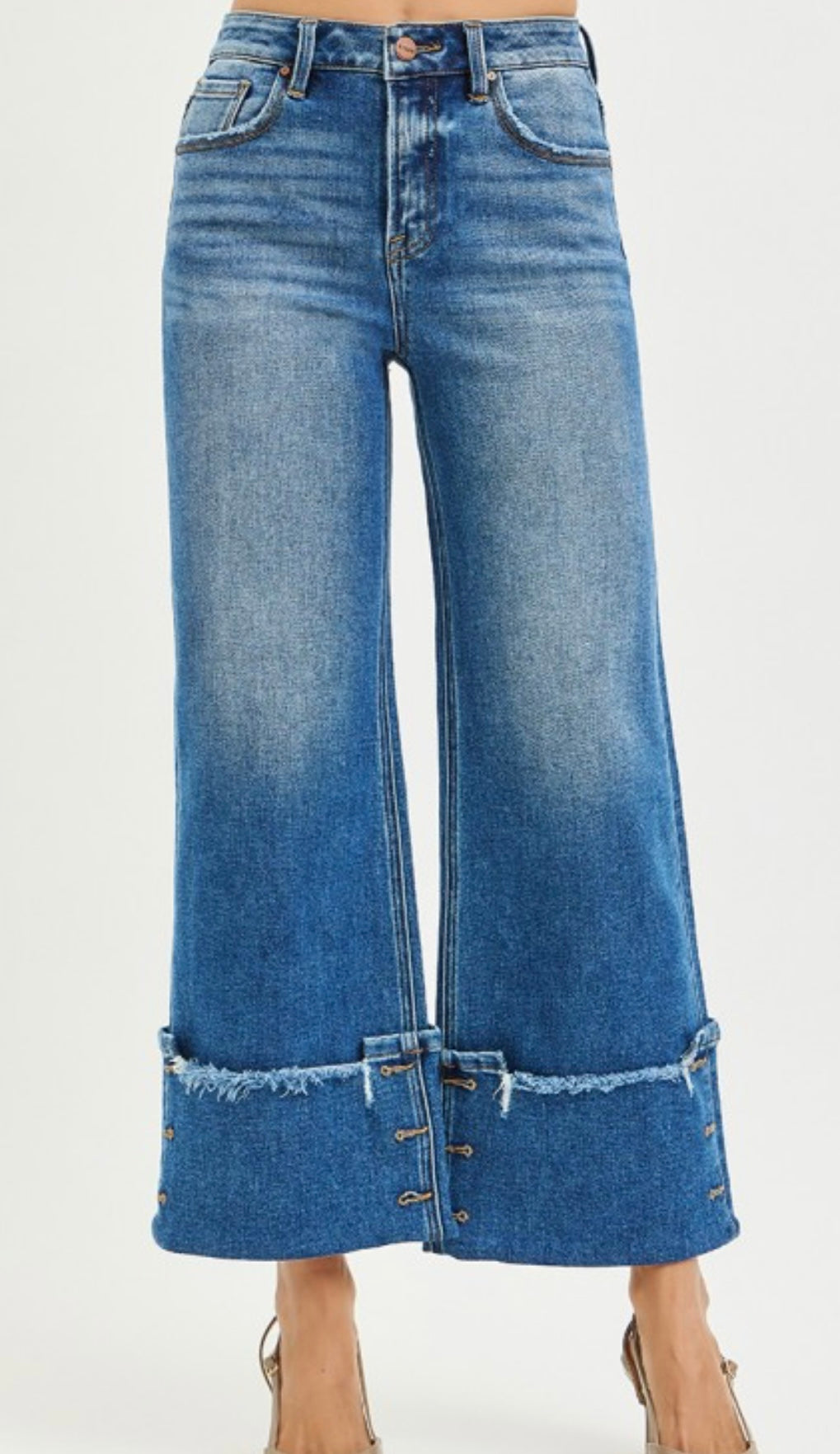 Risen High Rise Cropped w/ Button Detail 21712 Jeans