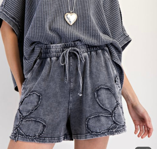 Black Mineral Wash Flower Easel Shorts