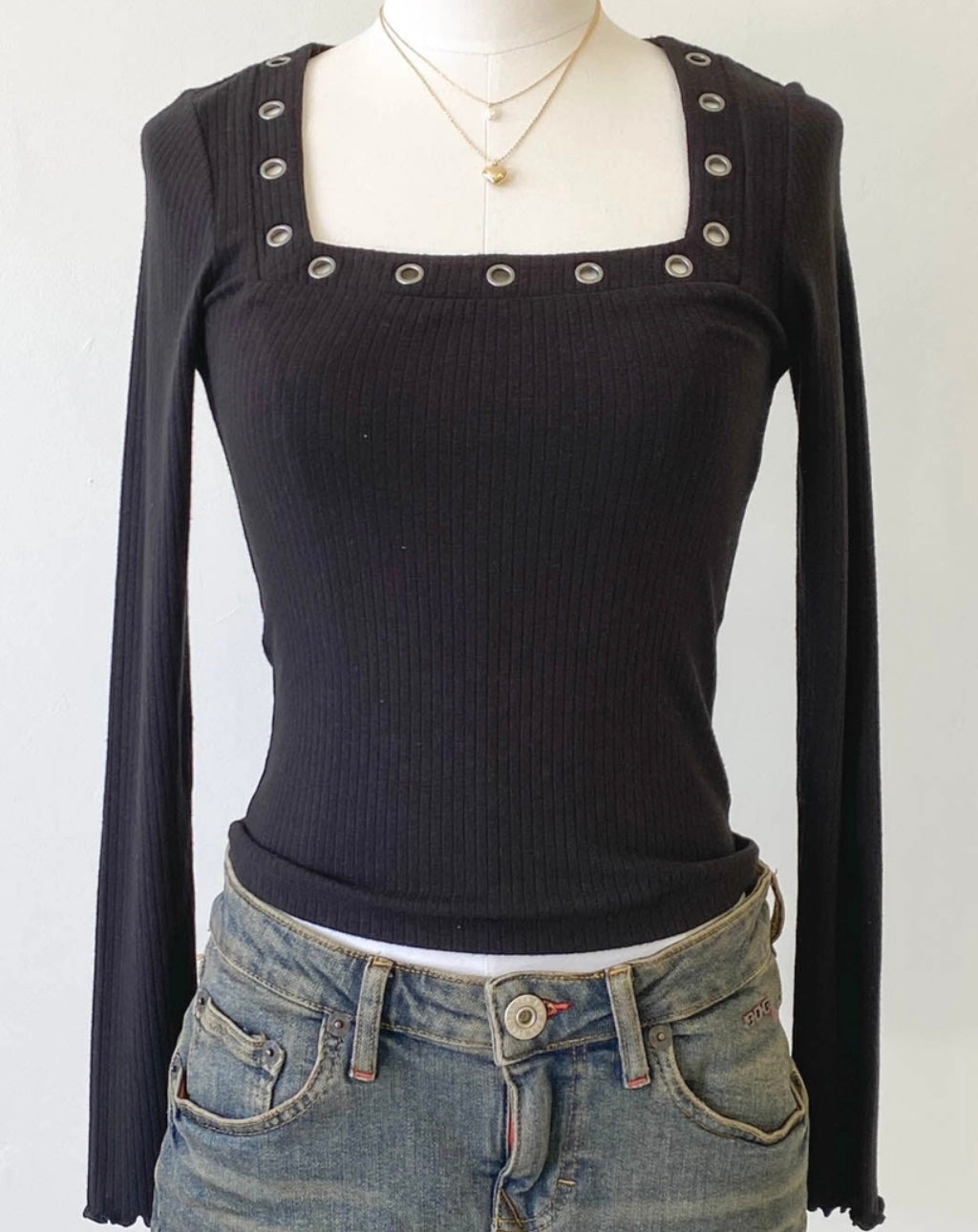 Grommet Top (Black)