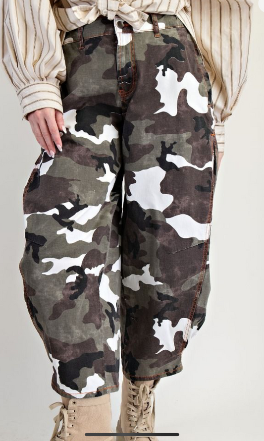 Camo Barrel Pant Easel