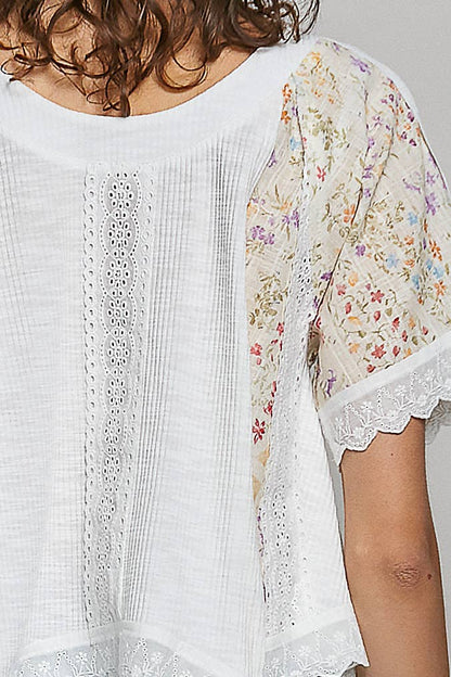 Round Neck Contrast Floral Eyelet Trim Rib Short Sleeve Top